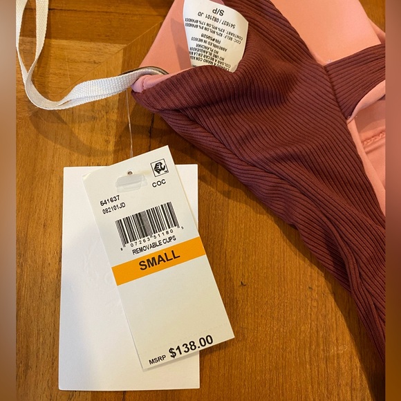 Becca one piece - Picture 4 of 4